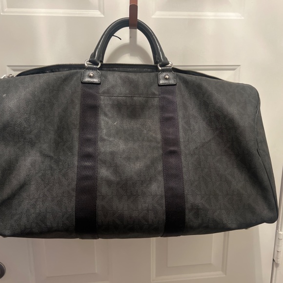 Michael Kors Duffe Bag - Picture 2 of 4